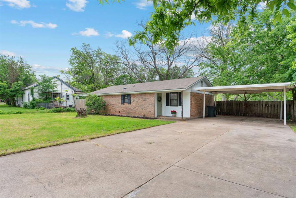 Weatherford, TX 76086,207 W 3rd Street