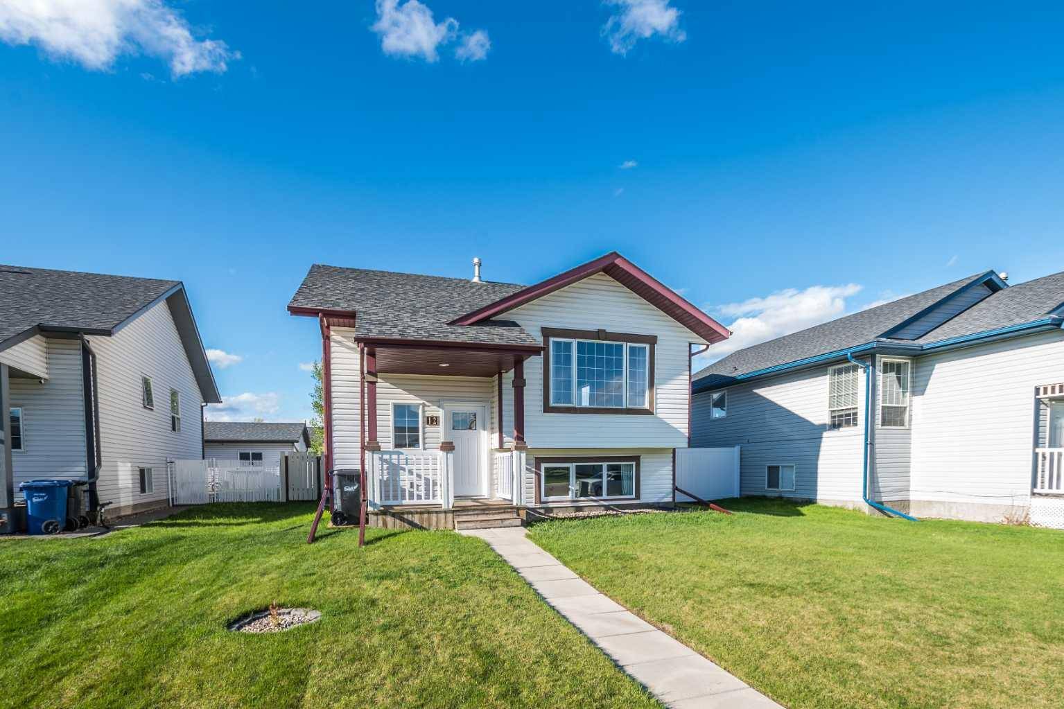 Penhold, AB T0M 1R0,12 Johnson Close