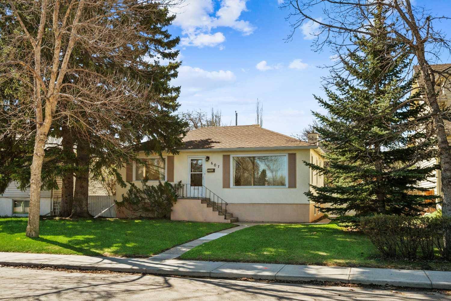 Calgary, AB T2M 2M8,607 29 AVE NW