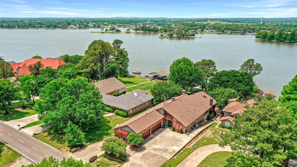 Lake Kiowa, TX 76240,936 Kiowa Drive E