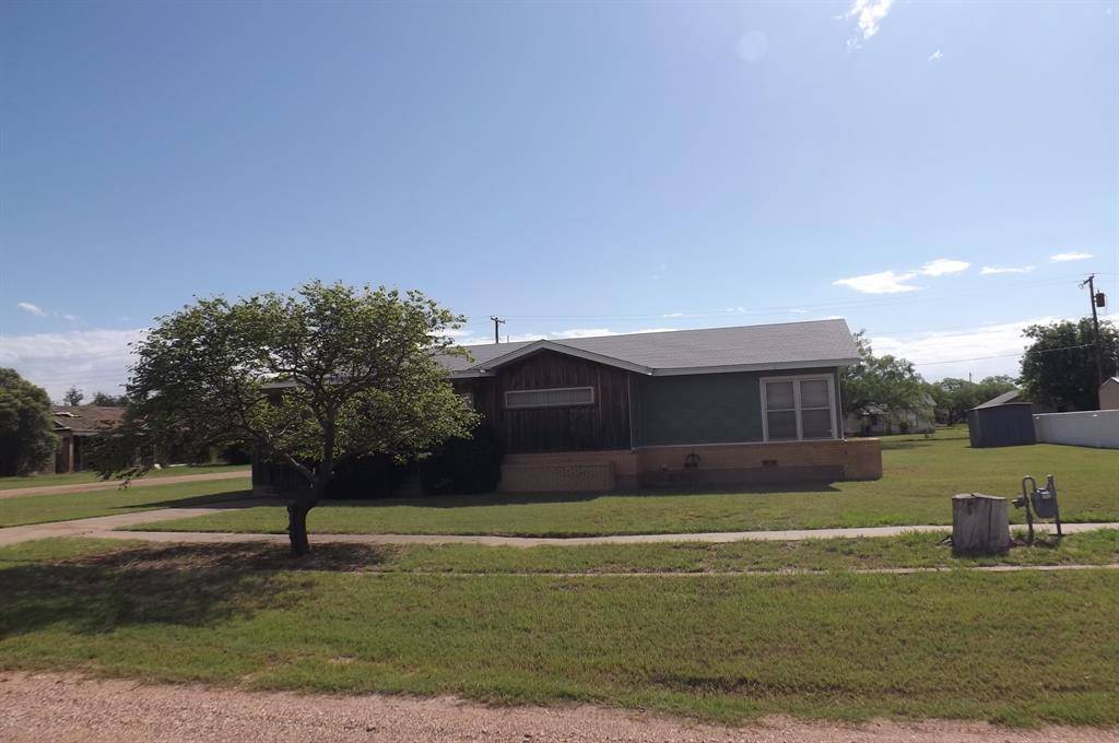 Hamlin, TX 79520,111 SW Avenue G