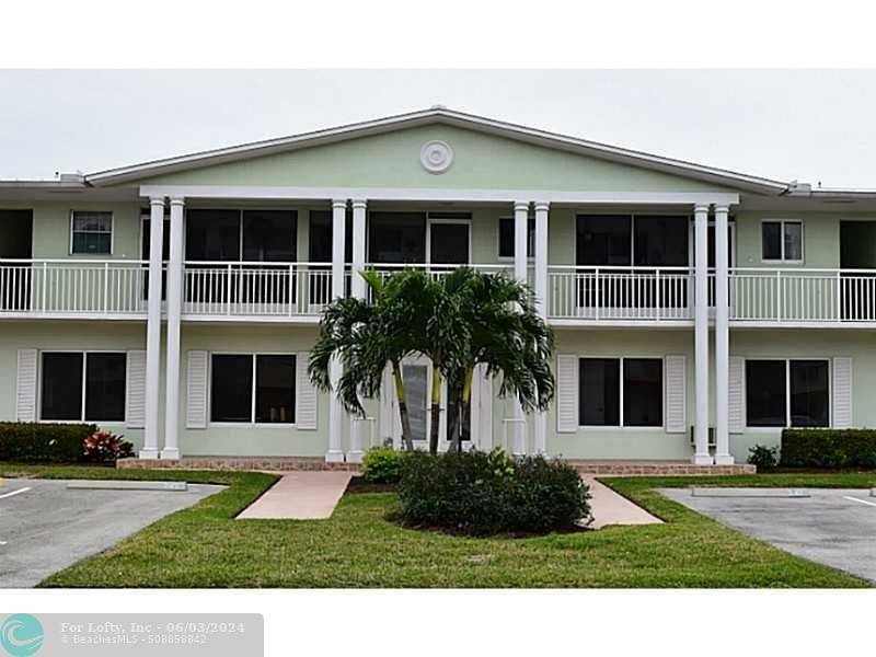 Lighthouse Point, FL 33064,2100 NE 38th St  #211