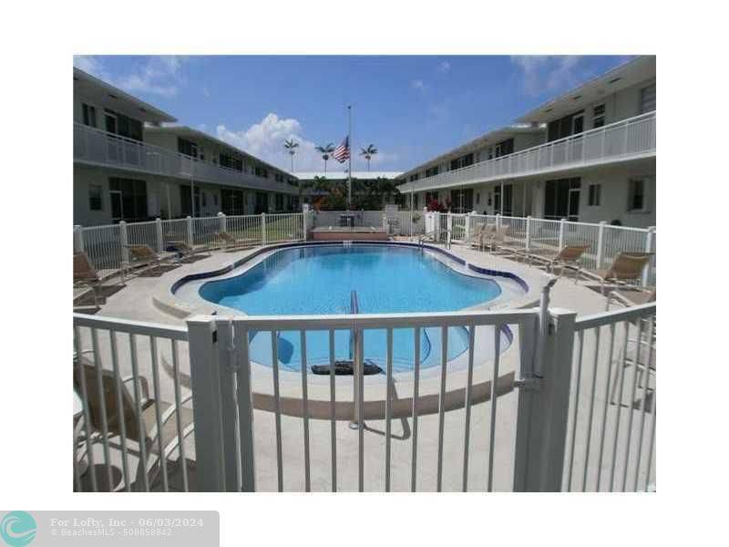 Lighthouse Point, FL 33064,2100 NE 38th St  #131