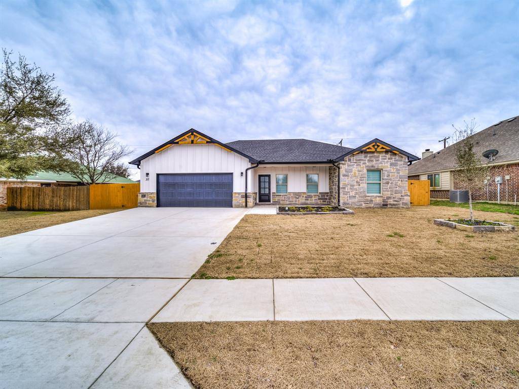 Alvarado, TX 76009,317 Lakeview