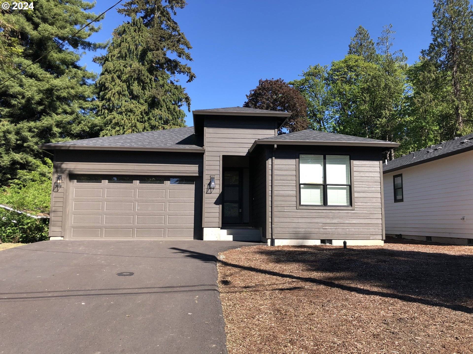 Rainier, OR 97048,519 E 2ND ST