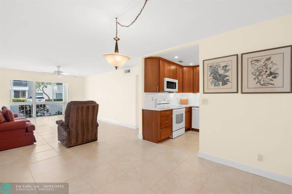 Fort Lauderdale, FL 33308,6245 Bay Club Dr  #1