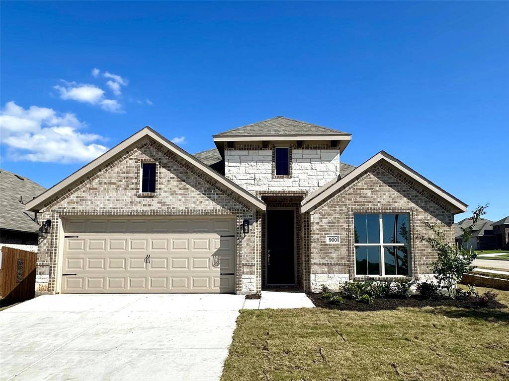 Cleburne, TX 76033,900 Versailles Court