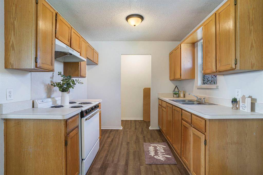Cleburne, TX 76033,1704 Overland Drive