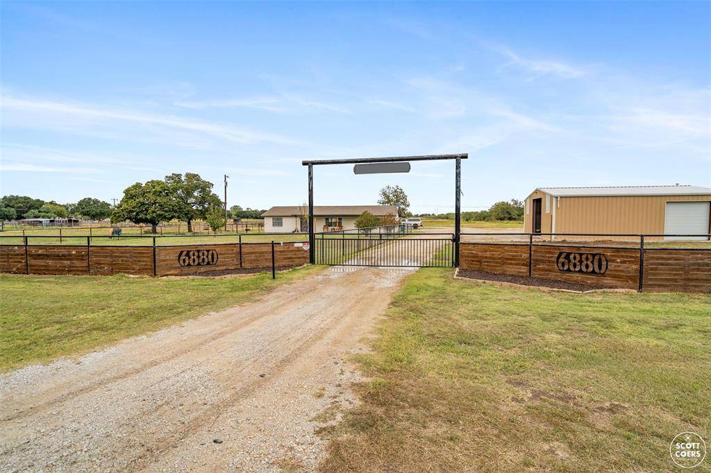 Bangs, TX 76823,6880 Hwy 67