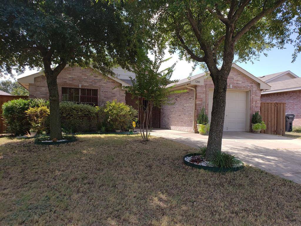 Dallas, TX 75211,5240 Mimi Court