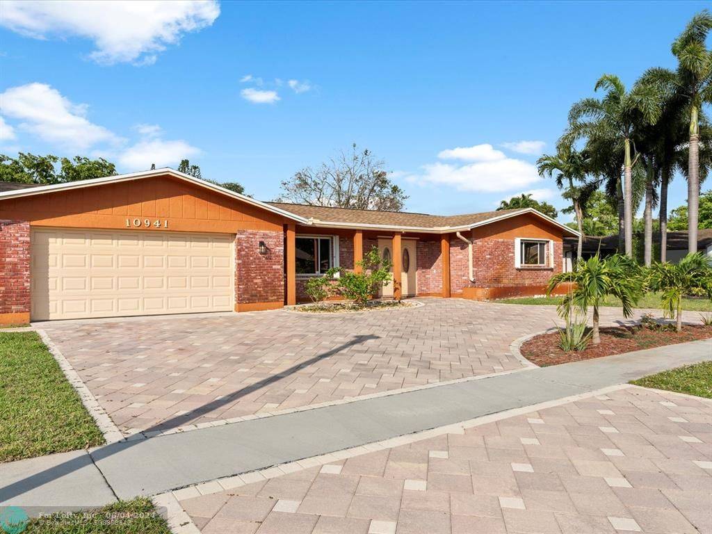 Pembroke Pines, FL 33026,10941 NW 16 CT