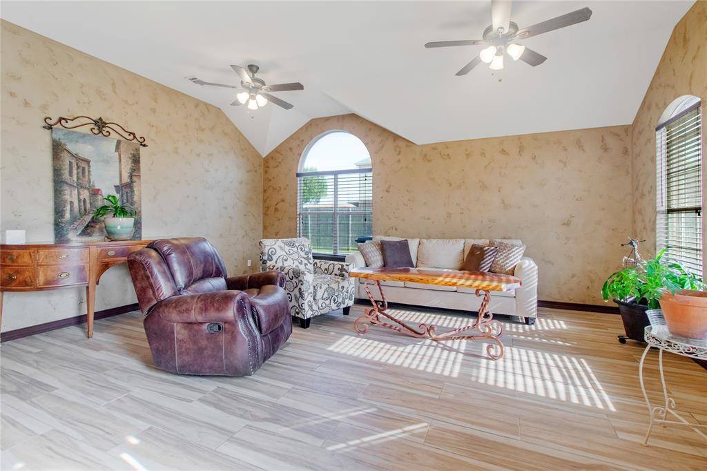 Waxahachie, TX 75167,731 Meghann Lane