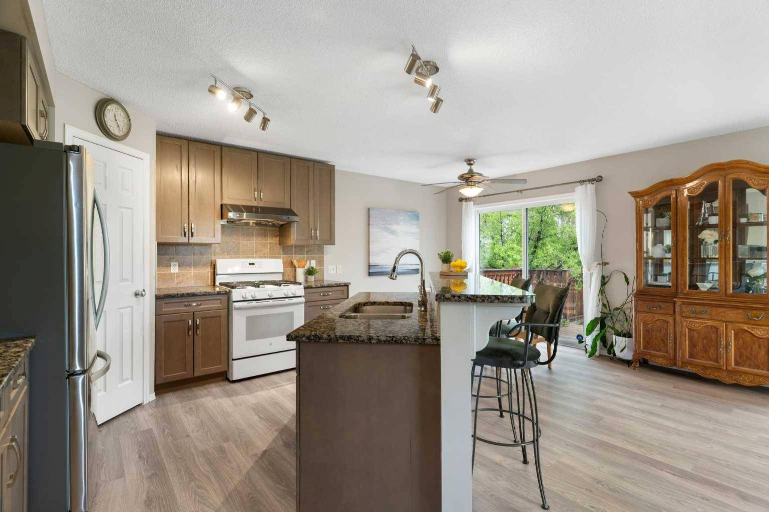 Calgary, AB T3H 2L2,7 Tuscany Meadows HTS NW