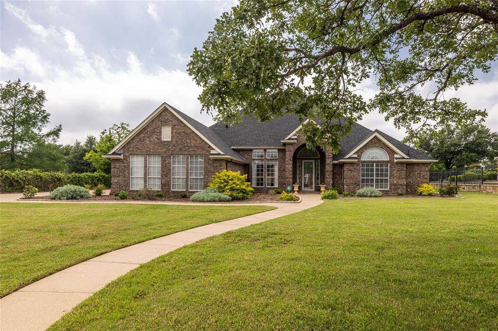 Kennedale, TX 76060,903 Shady Bend Drive