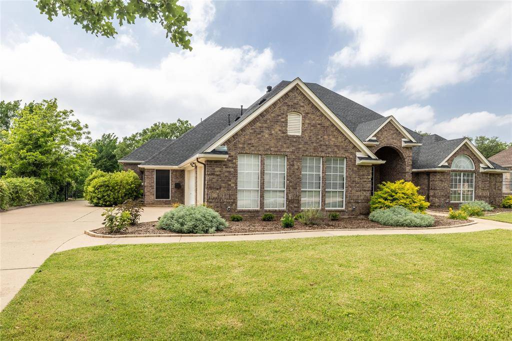 Kennedale, TX 76060,903 Shady Bend Drive