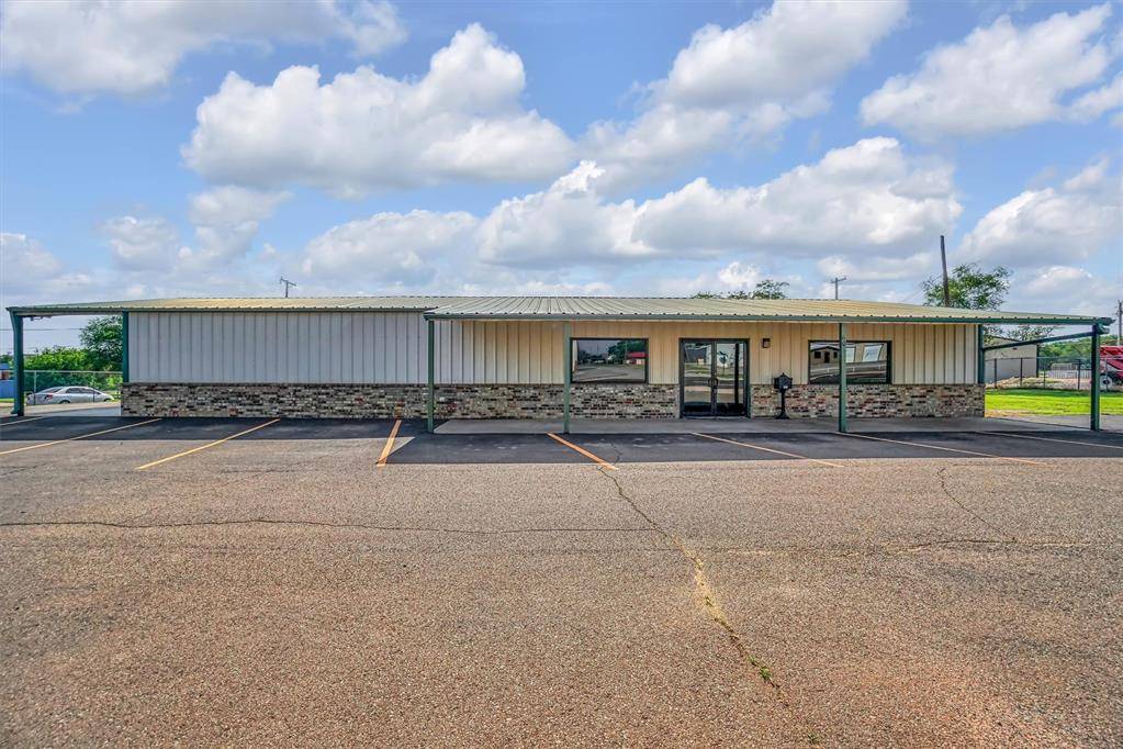 Elk City, OK 73644,601 N Van Buren Avenue