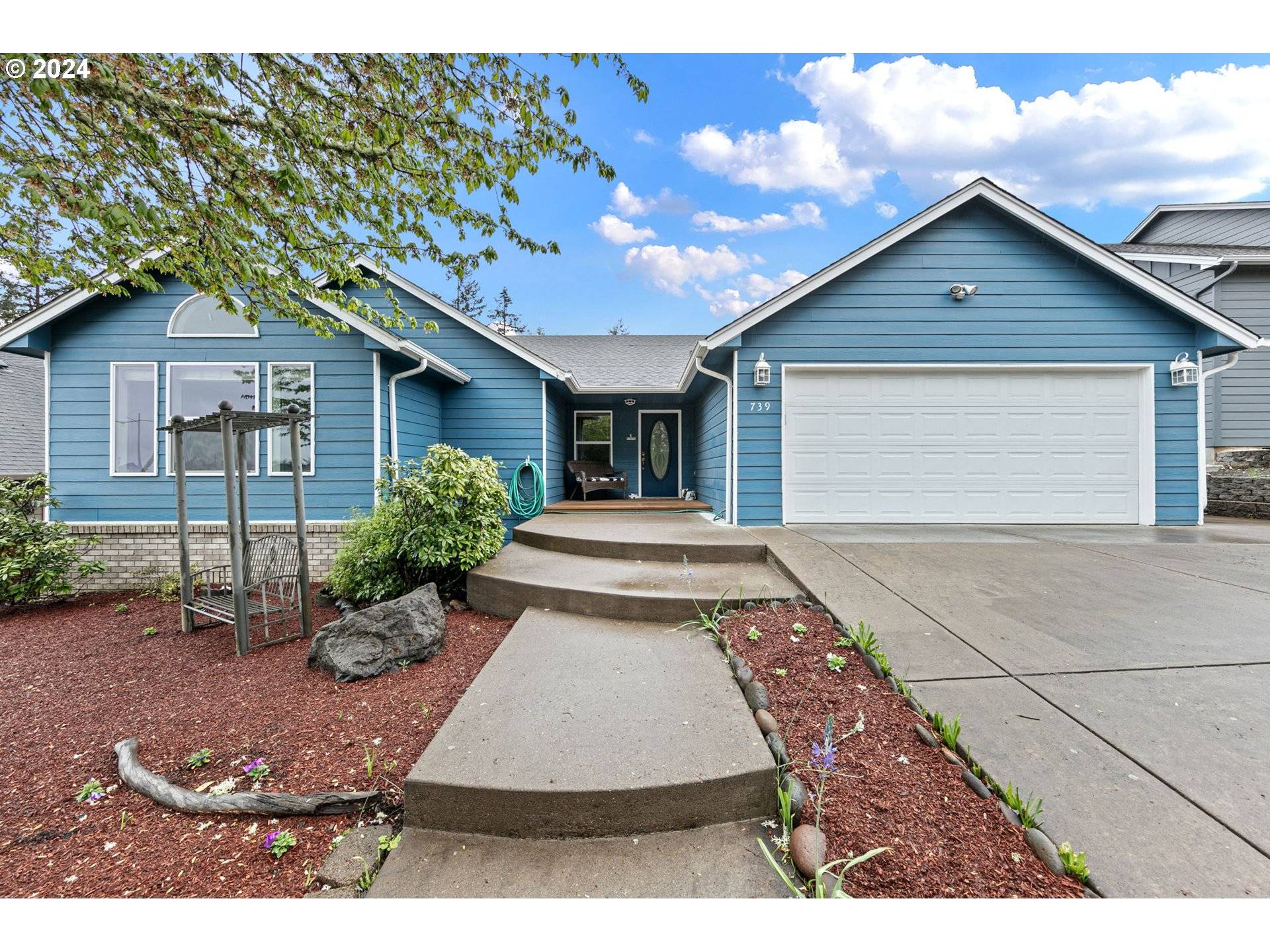 Springfield, OR 97478,739 S 47TH PL