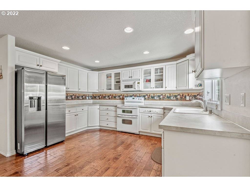 6 Sun Crest LN, Cathlamet, WA 98612