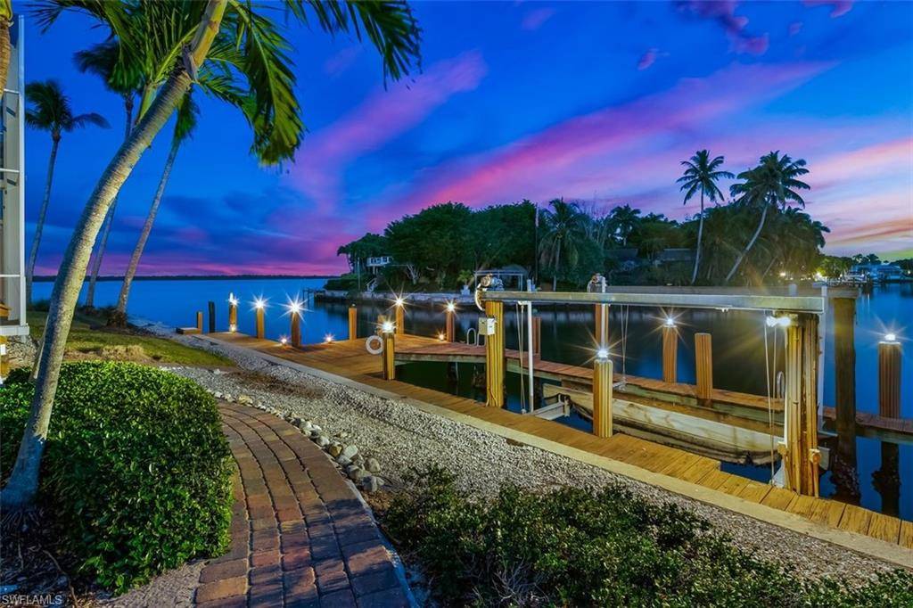 1793 Wavecrest CT, Marco Island, FL 34145