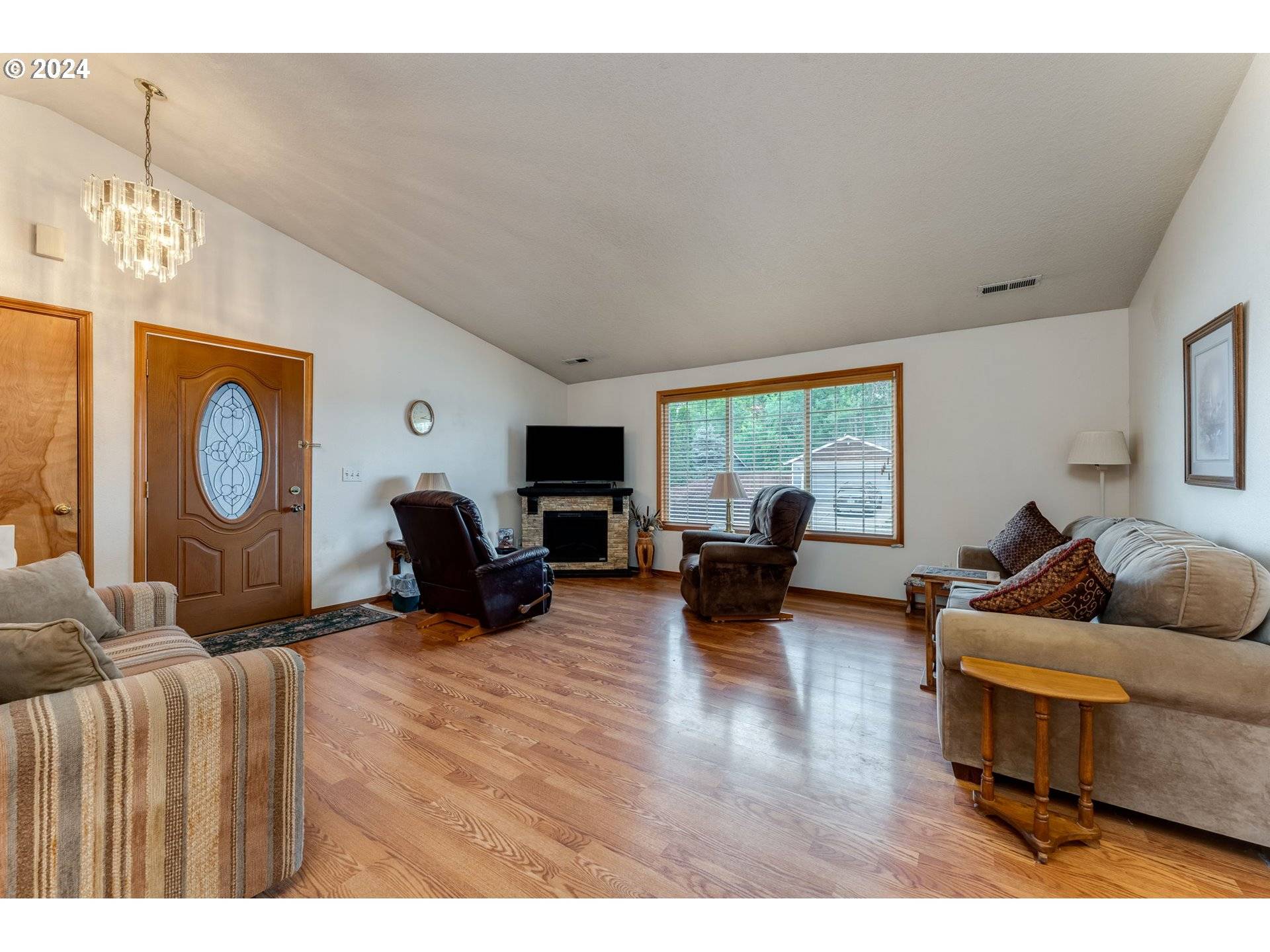 Molalla, OR 97038,365 COLE CT