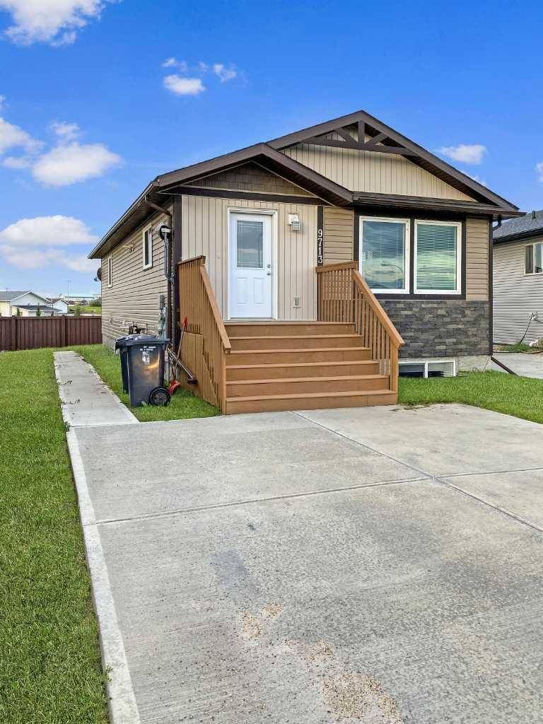 Clairmont, AB T8X5C5,9615 113 AVE #A