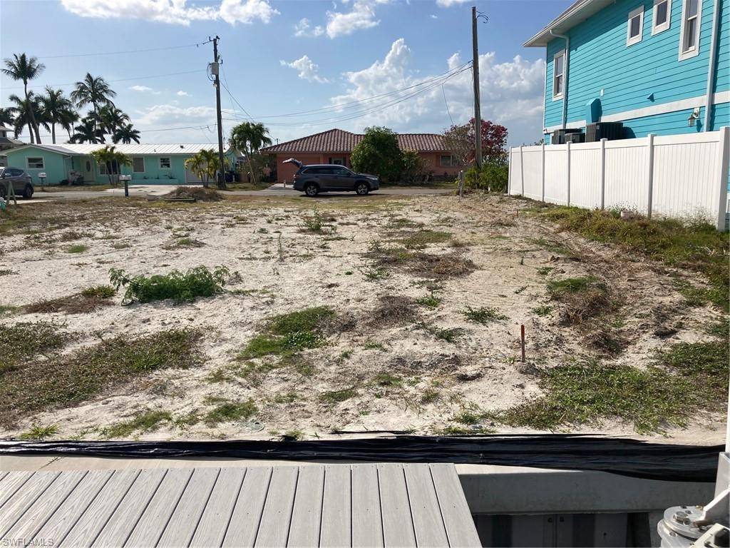 2849 TRIGGERFISH ST, Matlacha, FL 33993