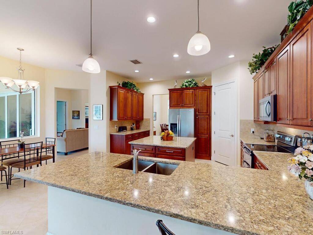 1195 21st ST SW, Naples, FL 34117