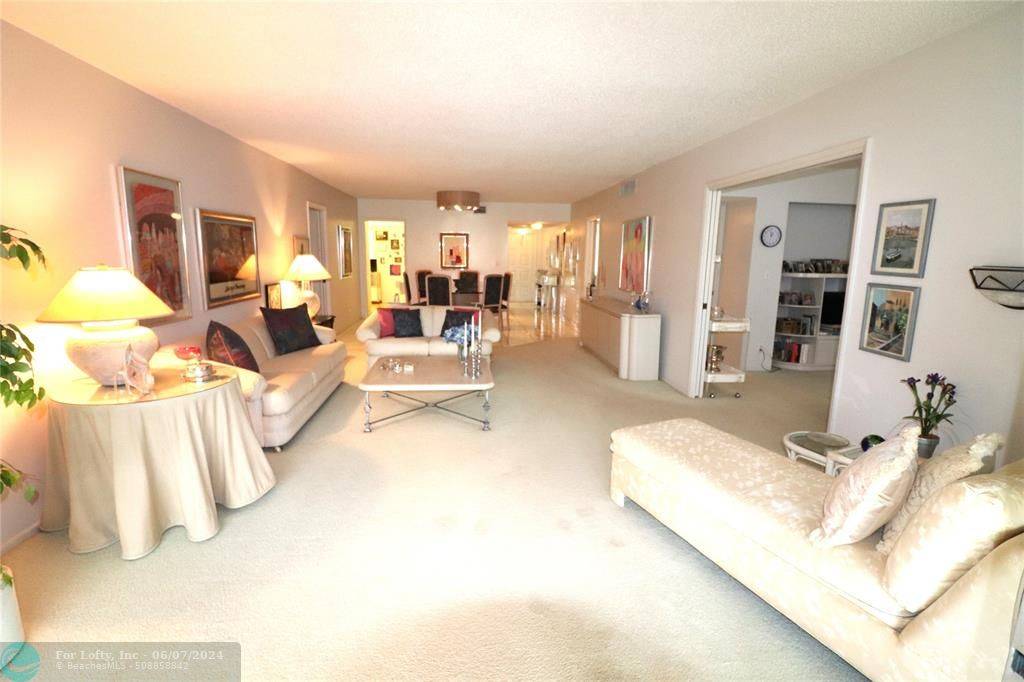 Pompano Beach, FL 33069,3505 Oaks Way  #204