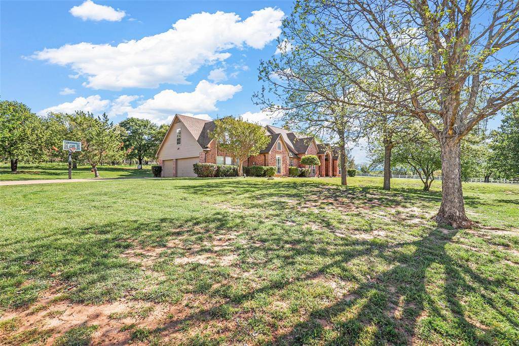 Azle, TX 76020,114 Red River Court