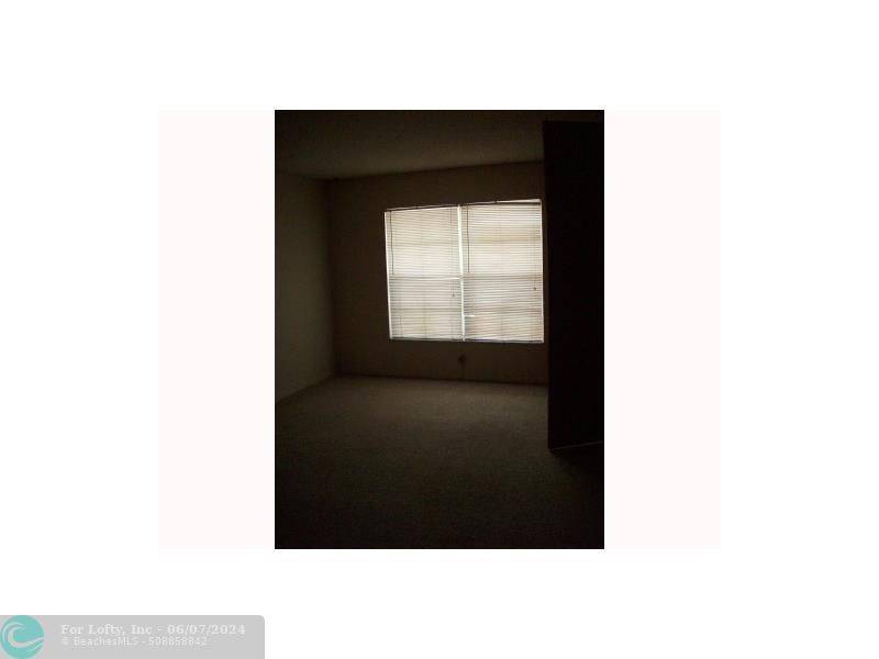 Oakland Park, FL 33311,805 W Oakland Park Blvd  #D4