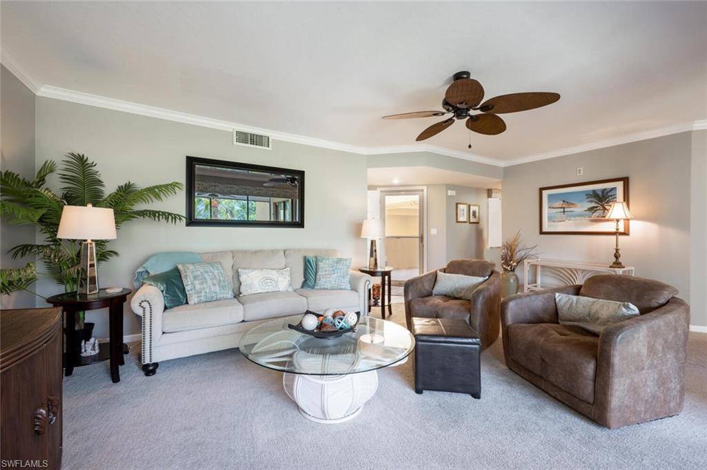 586 Beachwalk CIR O-203, Naples, FL 34108