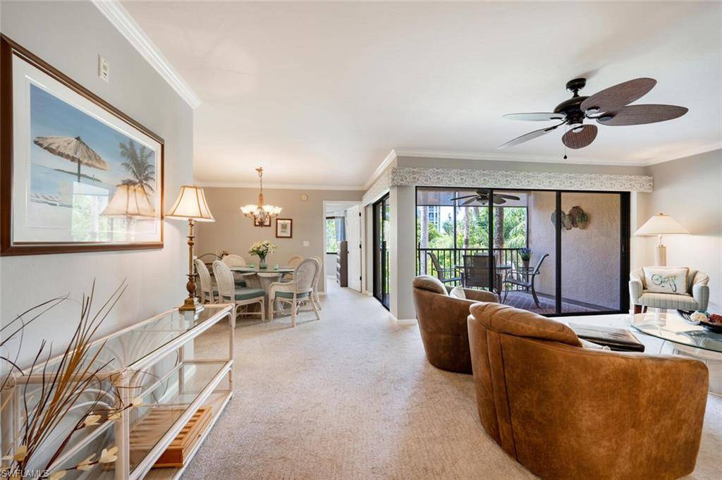 586 Beachwalk CIR O-203, Naples, FL 34108
