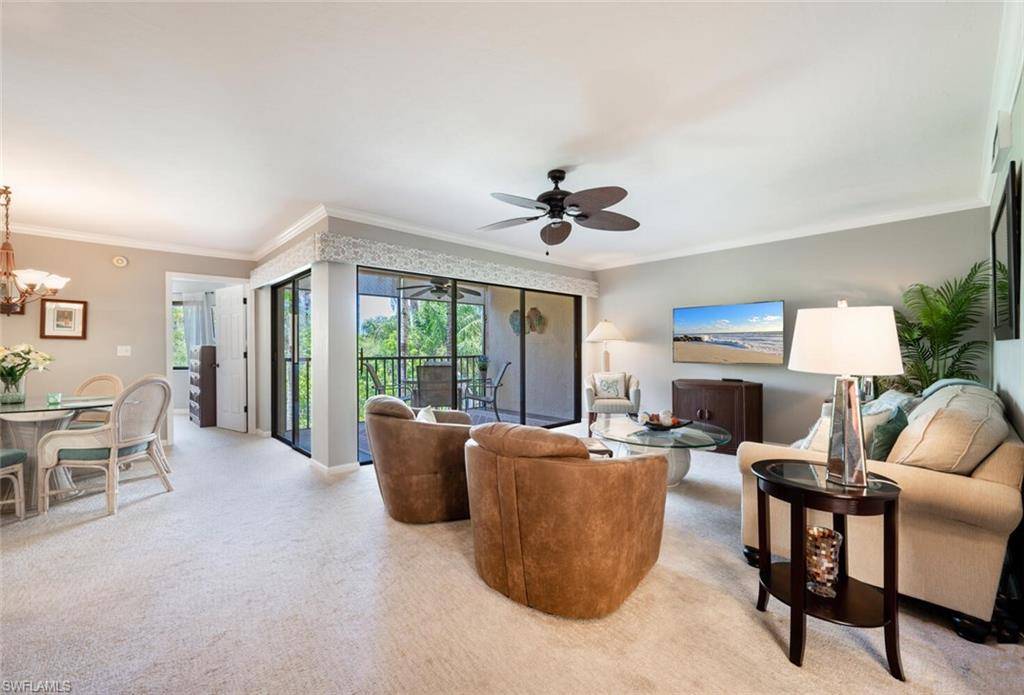 586 Beachwalk CIR O-203, Naples, FL 34108