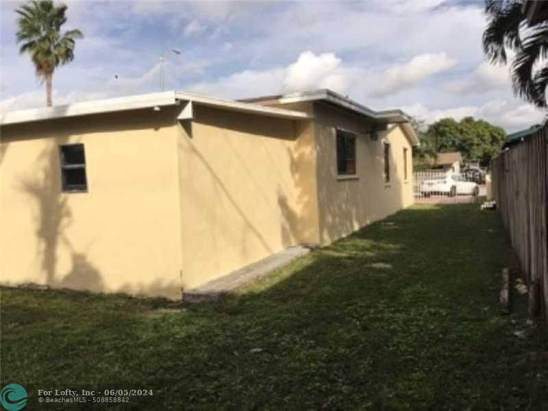 Hialeah, FL 33012,3448 W 14TH LN