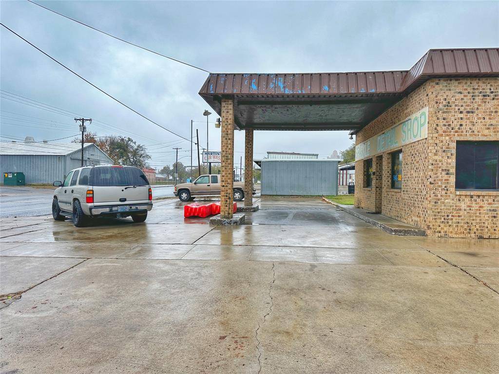 Mineral Wells, TX 76067,815 S Oak Avenue