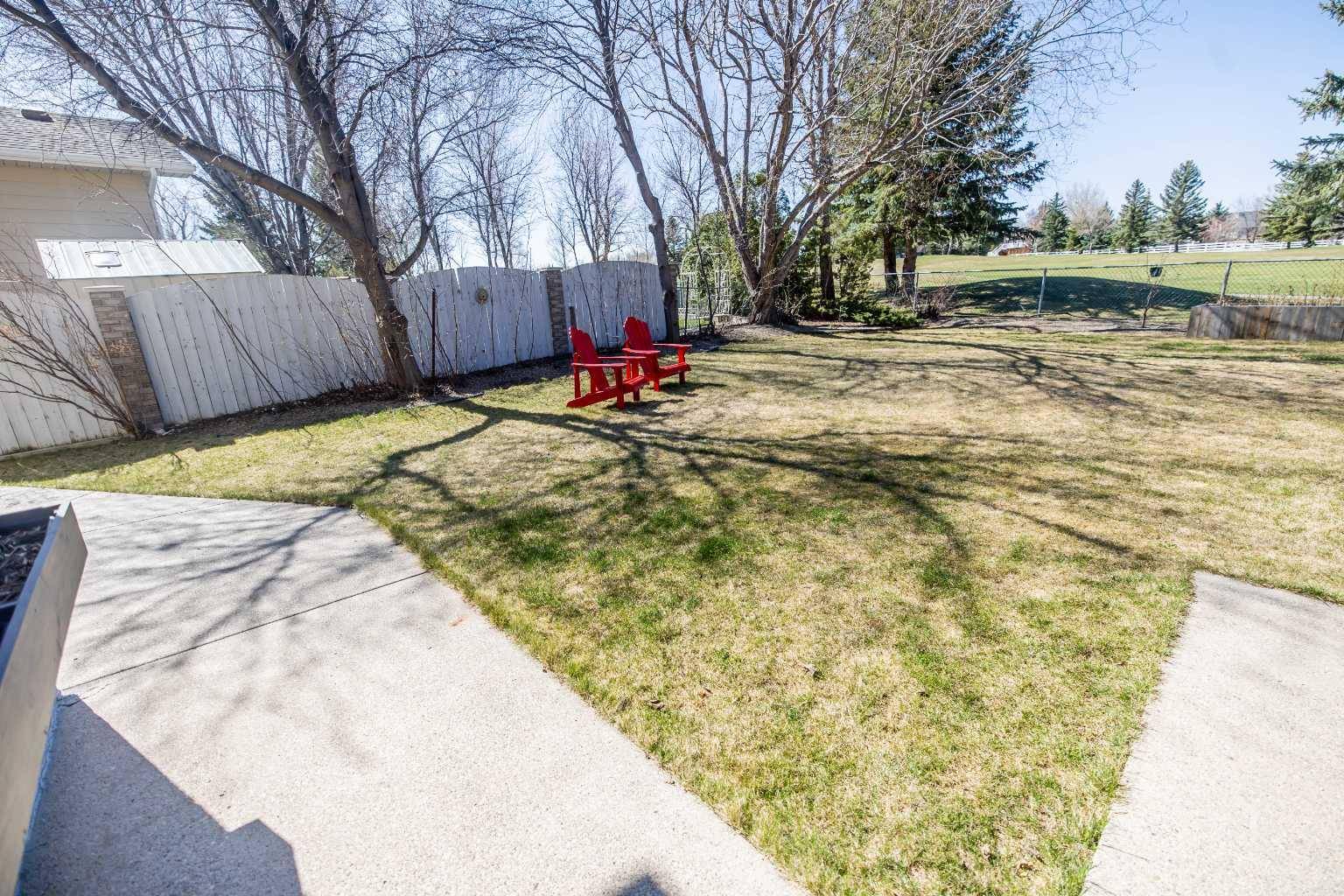 Coaldale, AB T1M1H3,249 Fairway DR