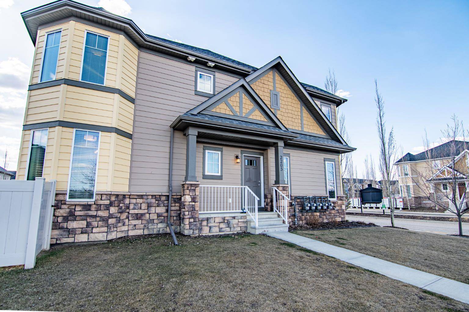 Red Deer, AB T4P 0M8,30 Carleton AVE #2205