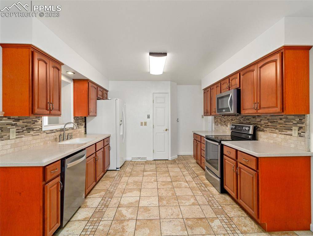 Pueblo, CO 81005,163 Cornell CIR