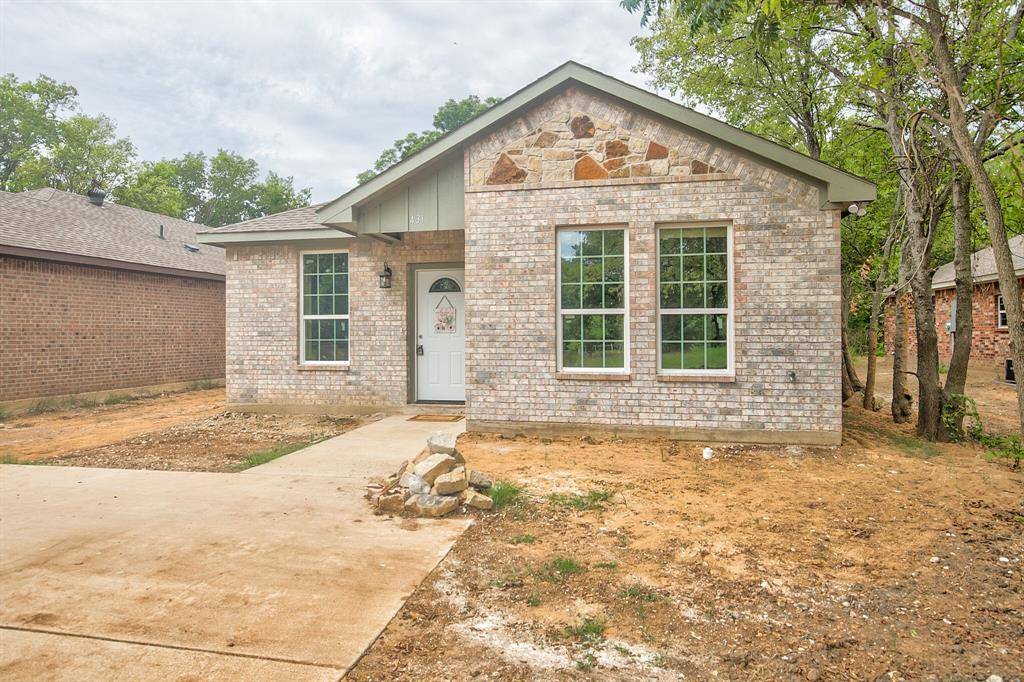 Cleburne, TX 76031,431 Sabine Avenue