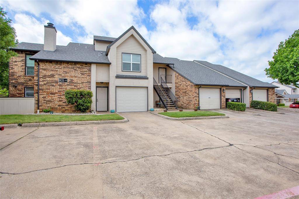 Hurst, TX 76054,821 W Harwood Road #A