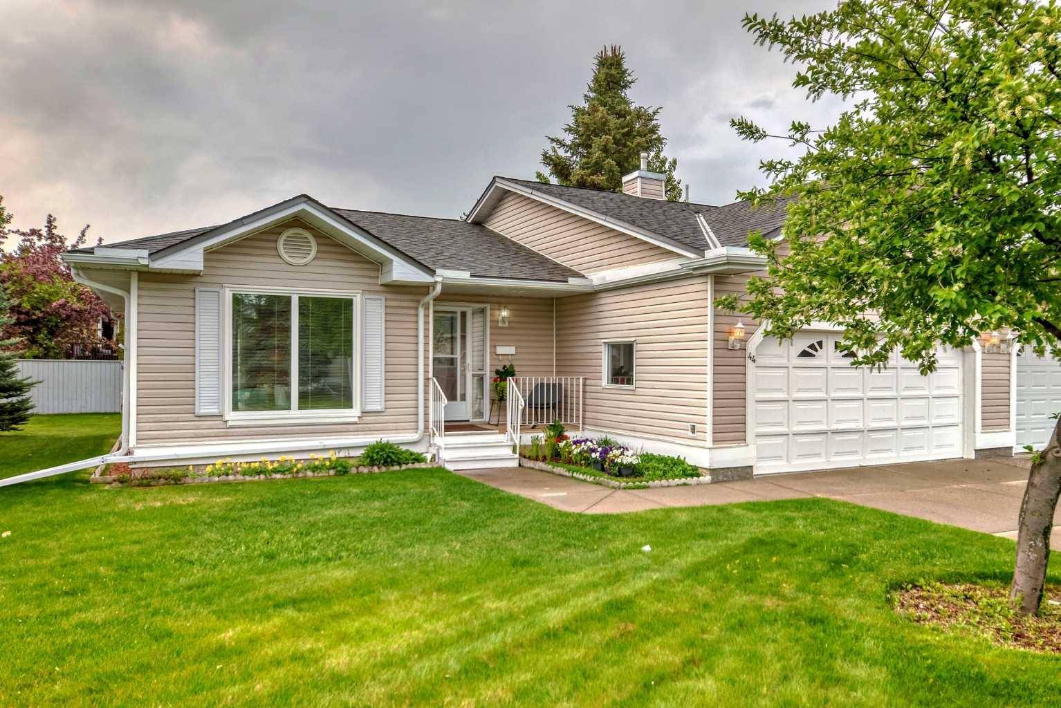 Calgary, AB T2J 7C2,44 Deer Ridge Close SE