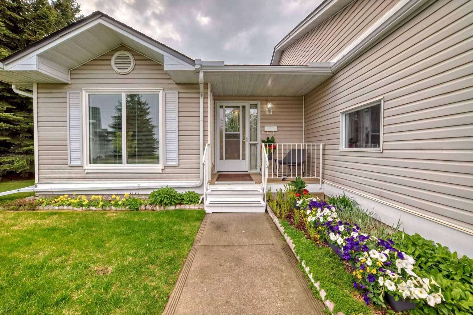 Calgary, AB T2J 7C2,44 Deer Ridge Close SE