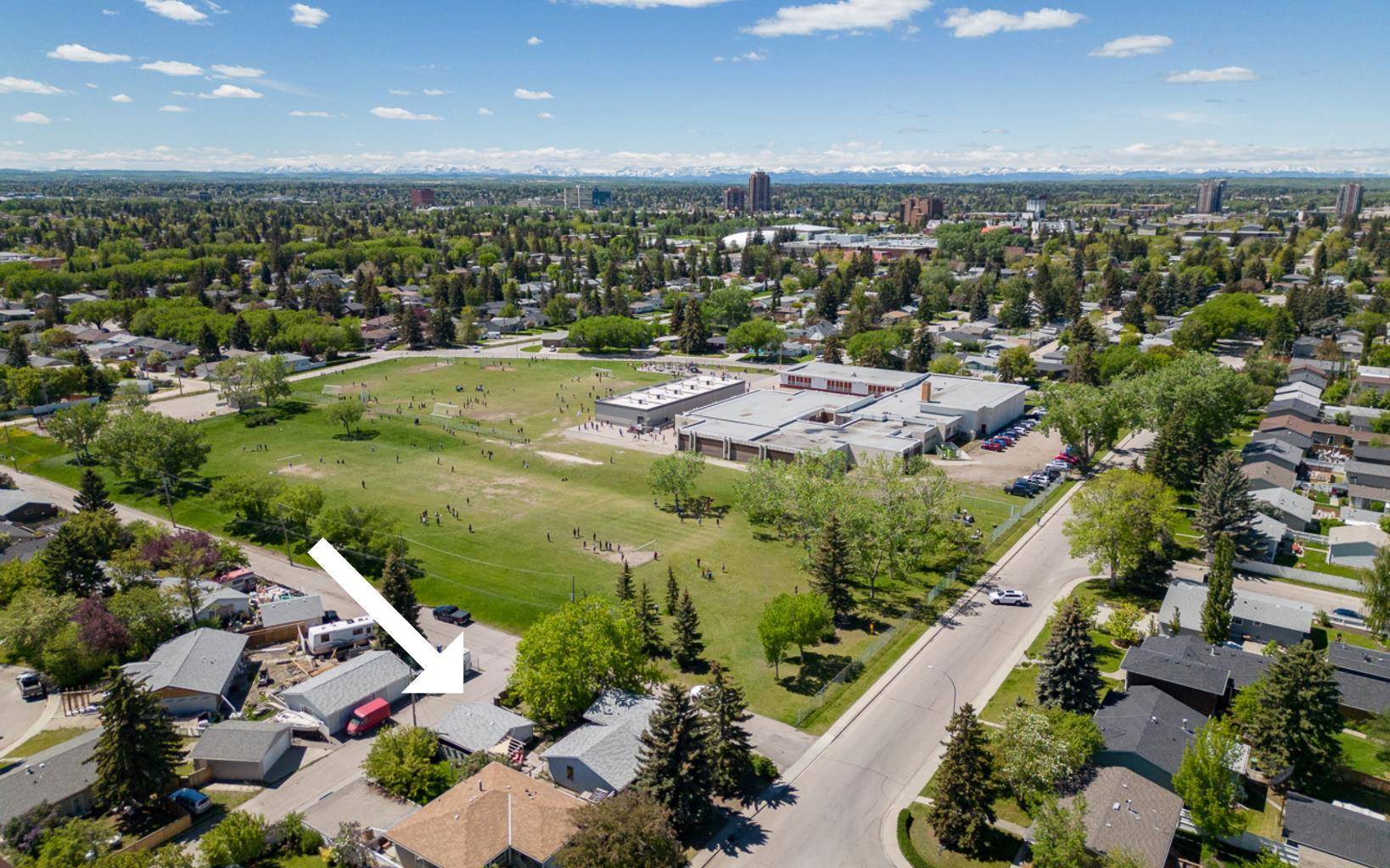 Calgary, AB T2H 1S8,619 Arlington DR SE