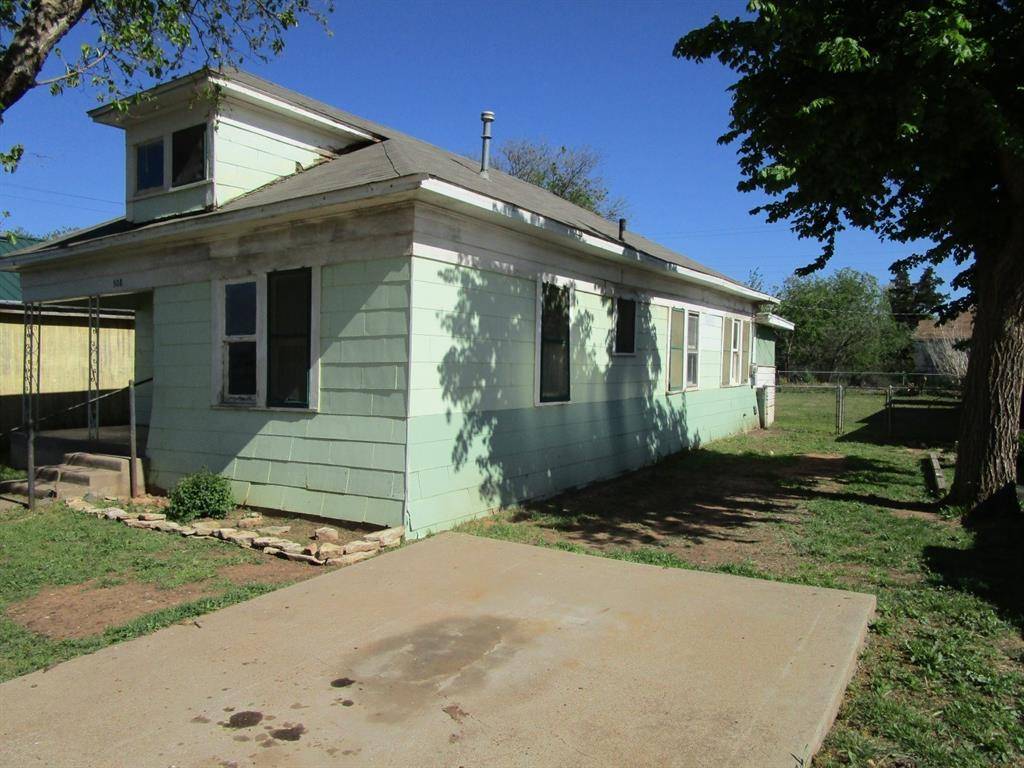 Quanah, TX 79252,508 W 5th Street