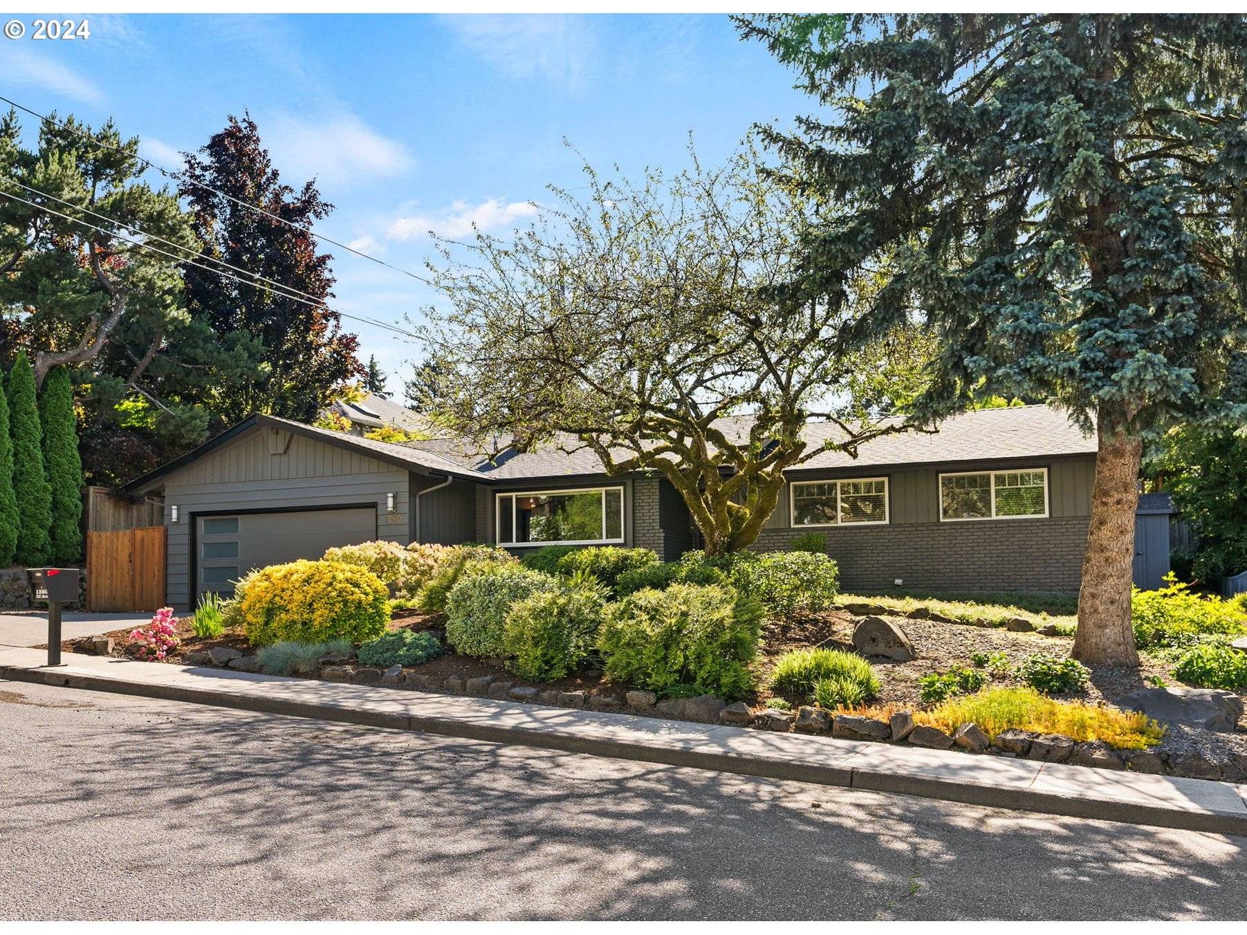 Lake Oswego, OR 97034,1560 CHERRY CREST AVE