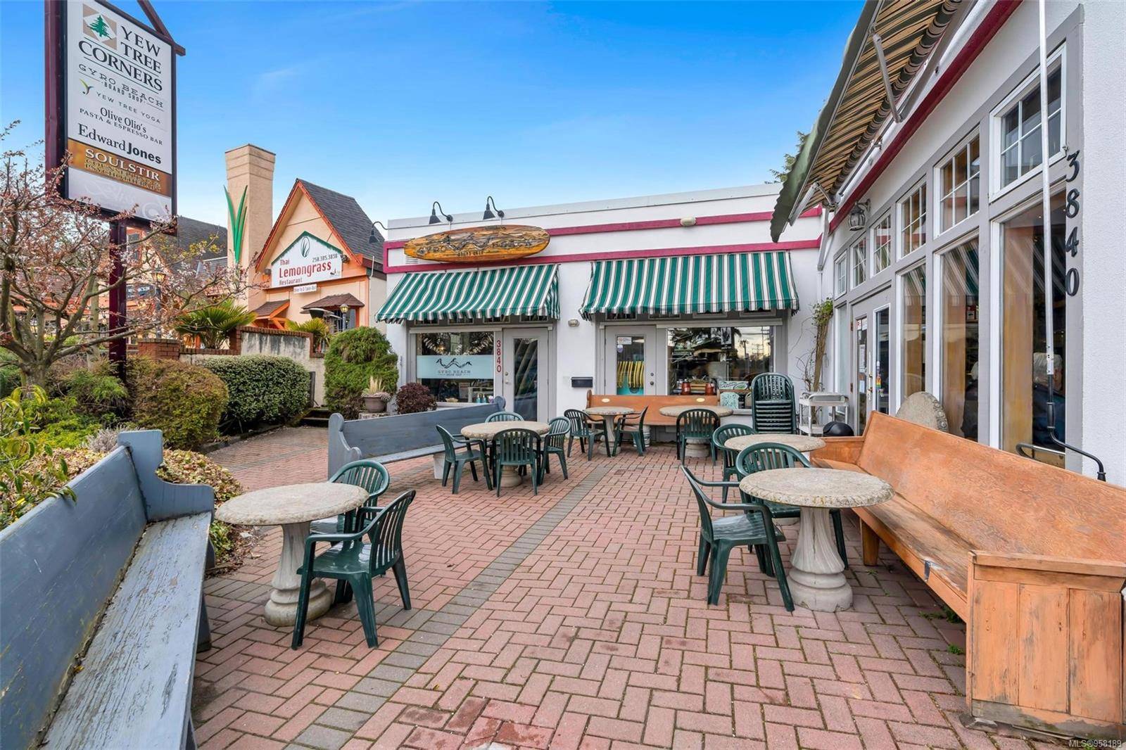 Saanich, BC V8N 4G2,3840 Cadboro Bay Rd