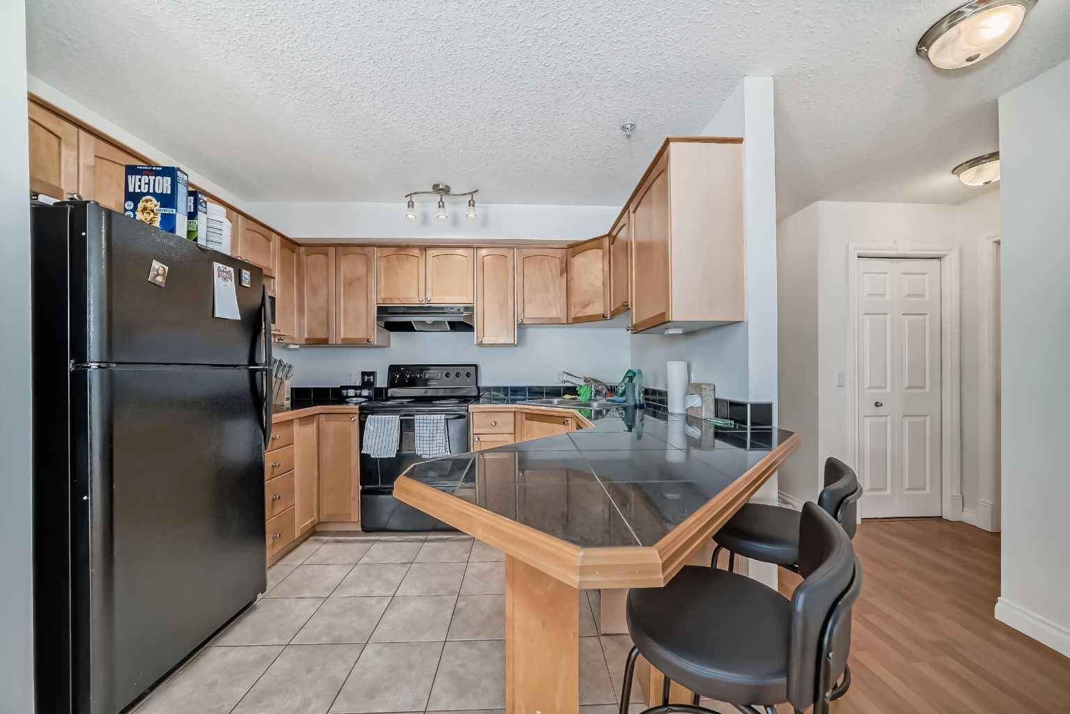 Calgary, AB T2T 1J5,1631 28 AVE SW #407