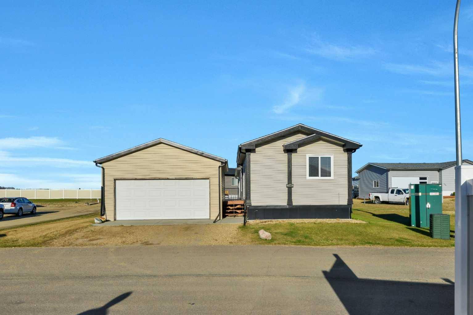 Lacombe, AB T4L 0B4,15 Mackenzie Ranch WAY #135