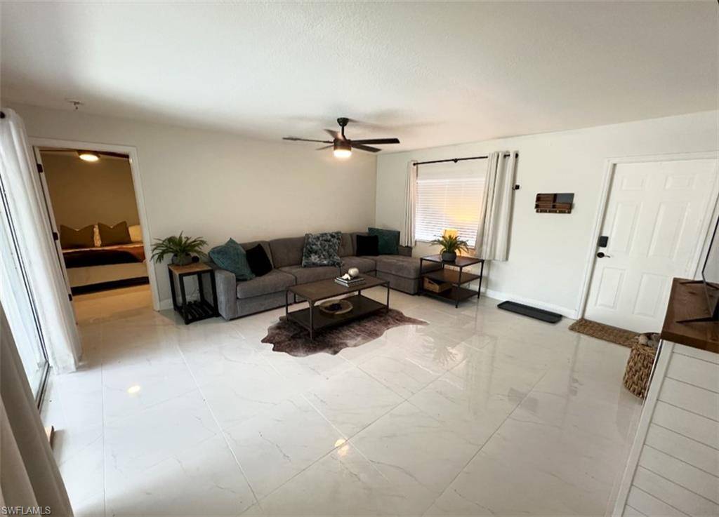 1725 Golden Gate BLVD E, Naples, FL 34120