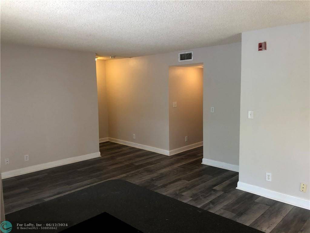 Tamarac, FL 33321,7660 WESTWOOD DR #614-6